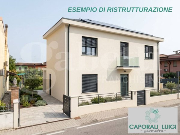 casa indipendente in vendita a Porto Viro