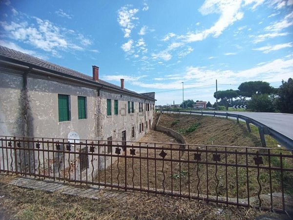 casale in vendita a Porto Viro in zona Porto Levante