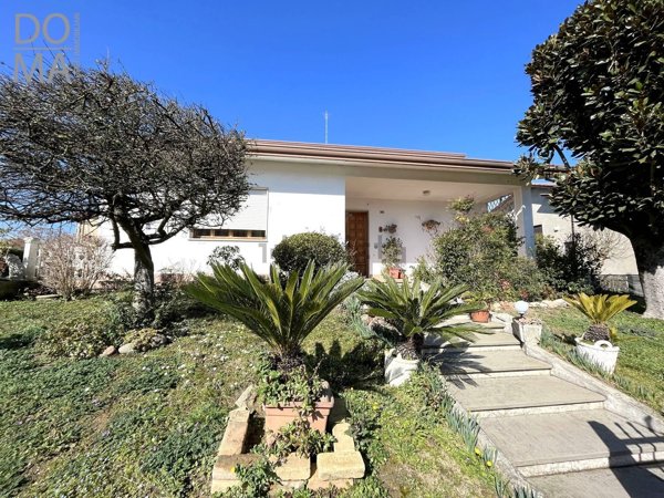casa indipendente in vendita a Porto Viro
