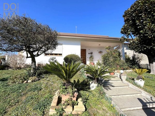 casa indipendente in vendita a Porto Viro