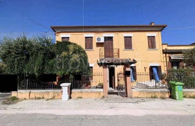casa indipendente in vendita a Porto Viro