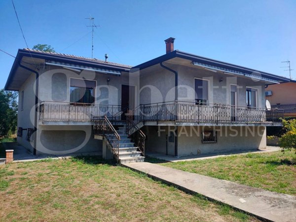 casa indipendente in vendita a Porto Viro