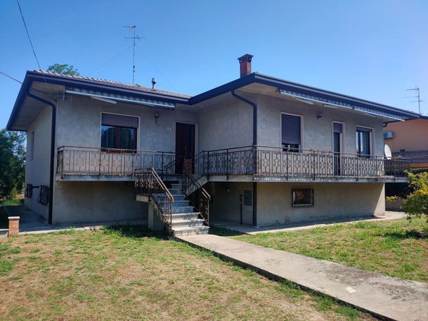 casa indipendente in vendita a Porto Viro