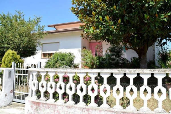 casa indipendente in vendita a Porto Viro