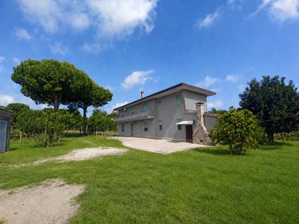 casa indipendente in vendita a Porto Viro in zona Porto Levante