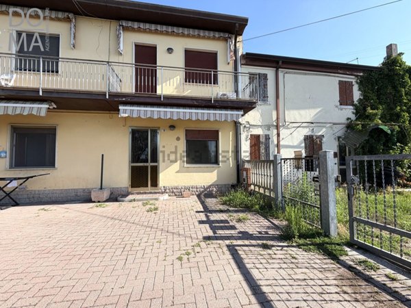 casa indipendente in vendita a Porto Viro
