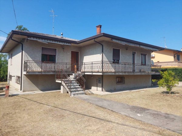 casa indipendente in vendita a Porto Viro