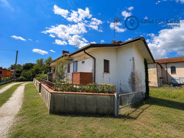 casa indipendente in vendita a Porto Viro