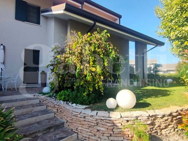casa indipendente in vendita a Porto Viro