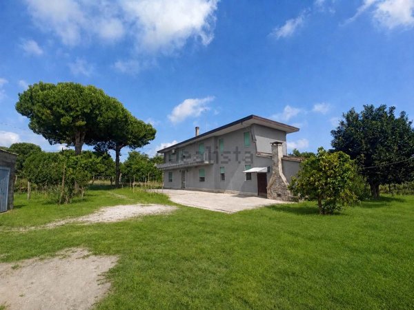 casa indipendente in vendita a Porto Viro in zona Porto Levante