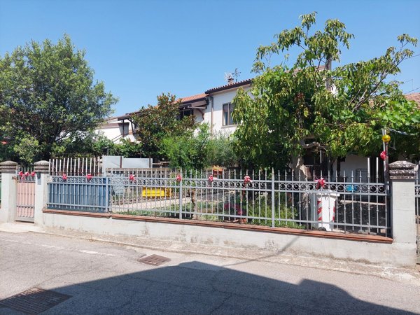 casa indipendente in vendita a Porto Viro