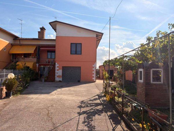 casa indipendente in vendita a Porto Viro