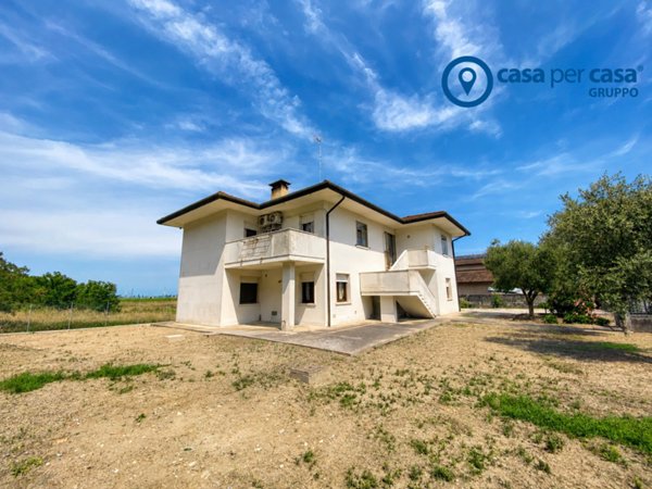 casa indipendente in vendita a Porto Viro