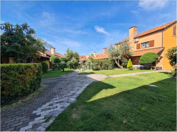 casa indipendente in vendita a Porto Viro in zona Porto Levante