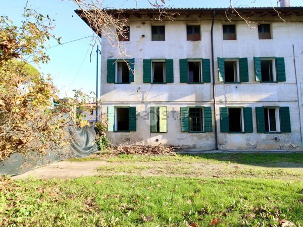 casa semindipendente in vendita ad Aiello del Friuli