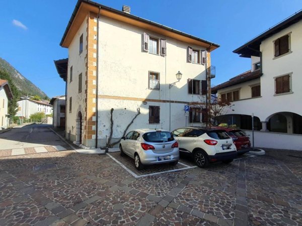 casa indipendente in vendita ad Amaro