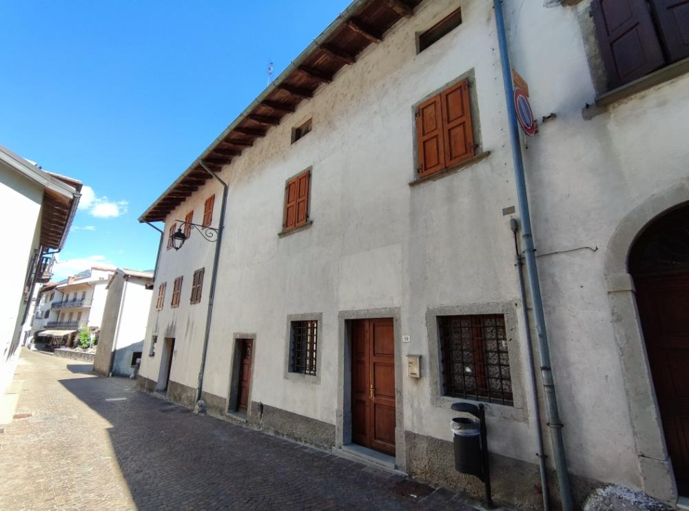 casa indipendente in vendita ad Amaro
