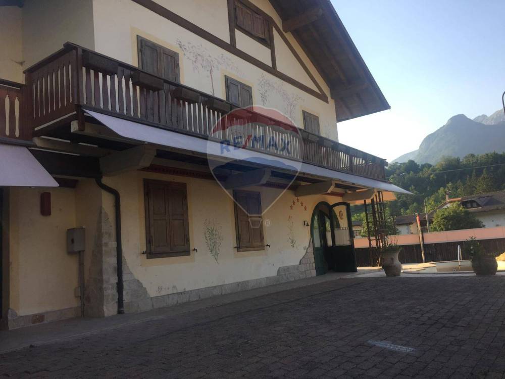 casa indipendente in vendita ad Amaro