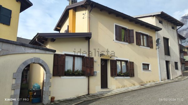 casa indipendente in vendita ad Amaro