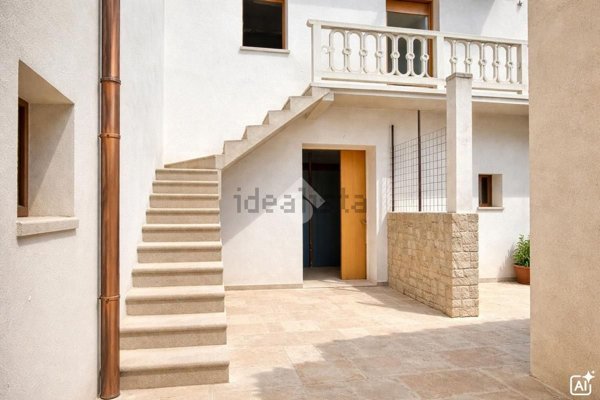 casa indipendente in vendita ad Amaro