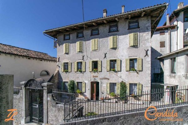 casa indipendente in vendita ad Ampezzo