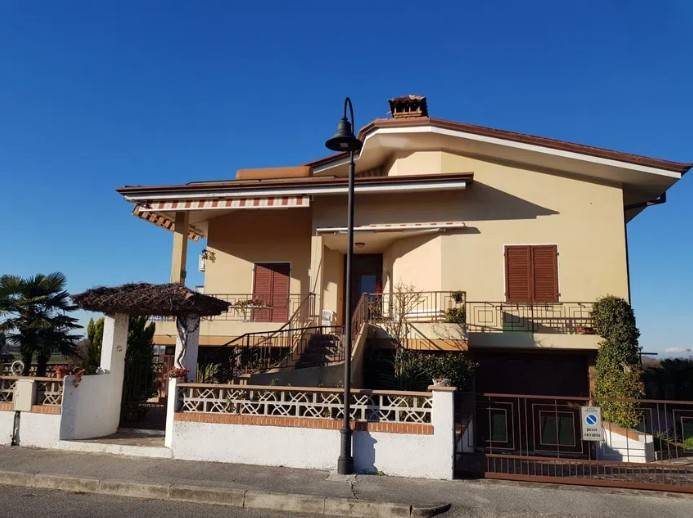 casa indipendente in vendita ad Aquileia in zona Belvedere