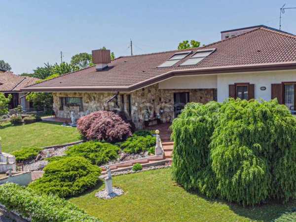 casa indipendente in vendita ad Aquileia