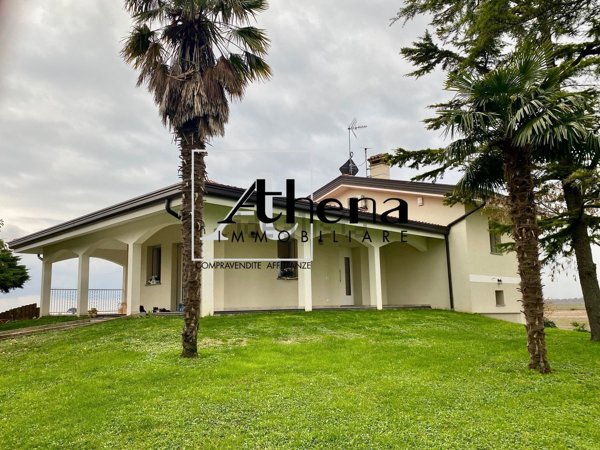 casa indipendente in vendita ad Aquileia