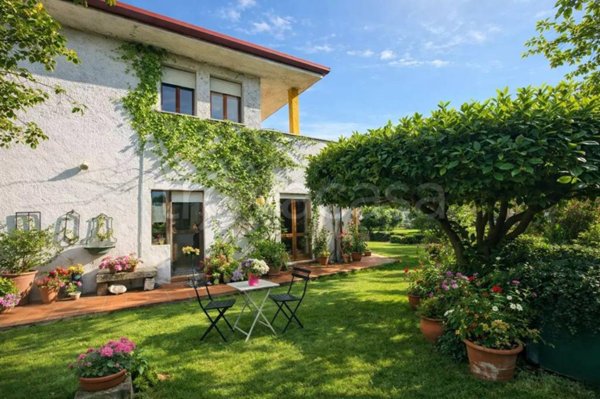 casa indipendente in vendita ad Aquileia in zona Viola