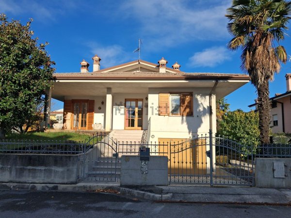 casa indipendente in vendita ad Aquileia