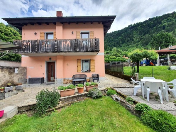 casa indipendente in vendita ad Arta Terme