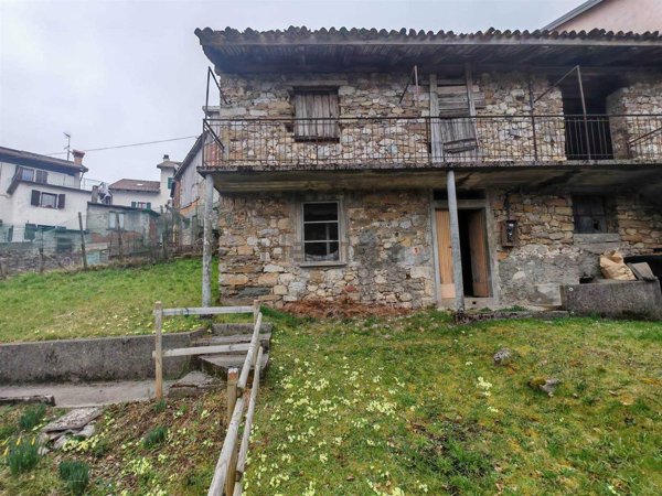 quadrivano in vendita ad Arta Terme