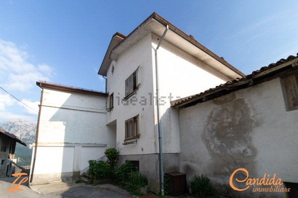 casa indipendente in vendita ad Arta Terme