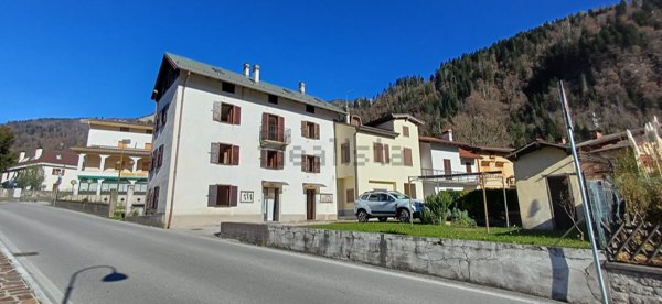 casa indipendente in vendita ad Arta Terme
