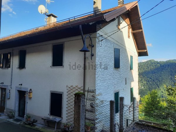 casa indipendente in vendita ad Arta Terme