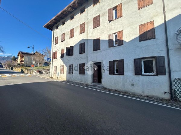 casa indipendente in vendita ad Arta Terme