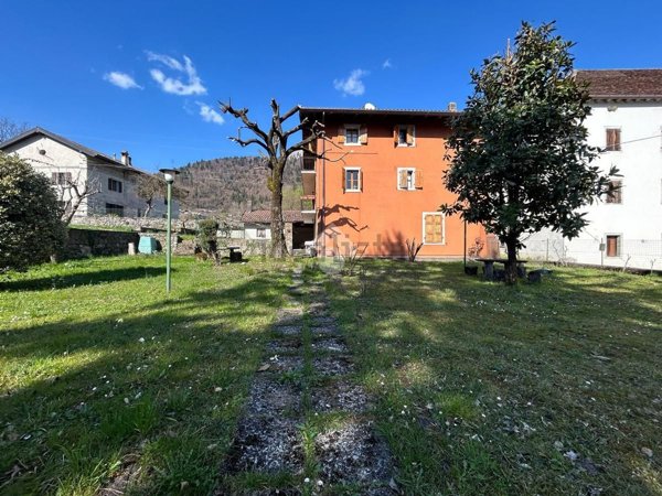 casa indipendente in vendita ad Arta Terme