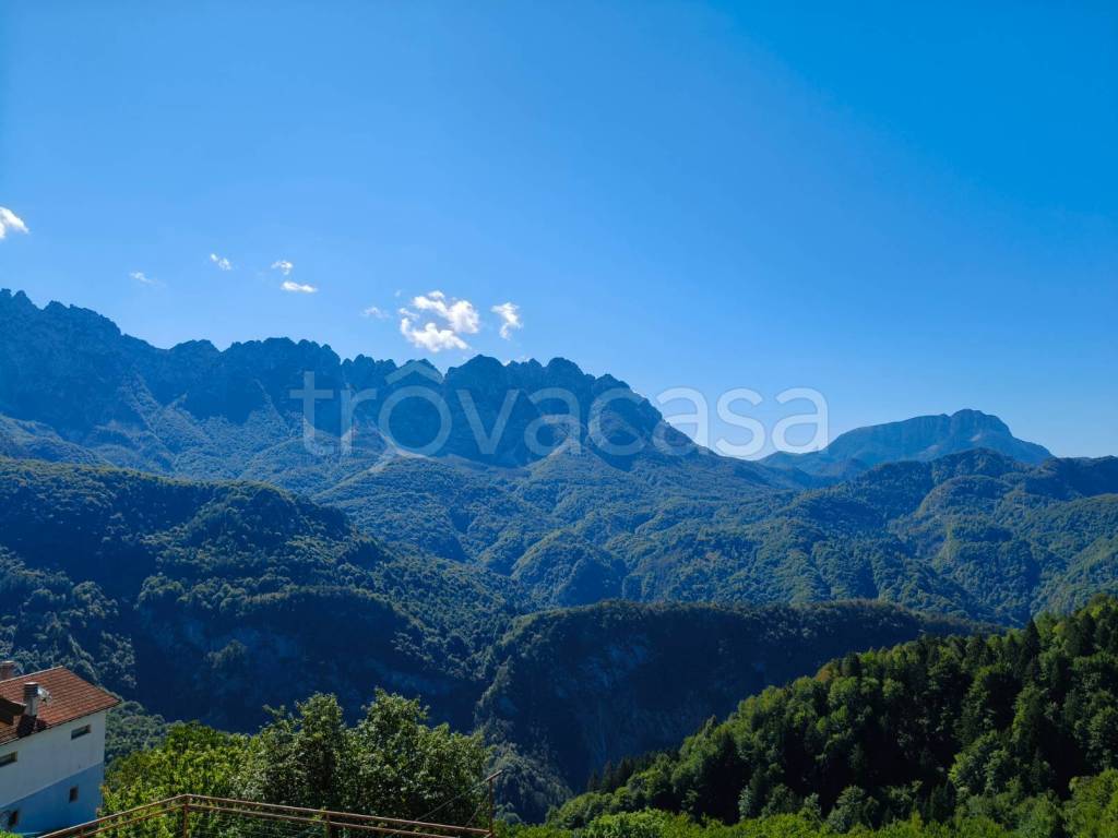 casa indipendente in vendita ad Arta Terme