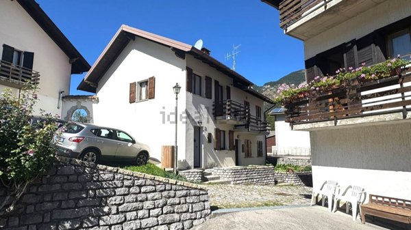 casa indipendente in vendita ad Arta Terme