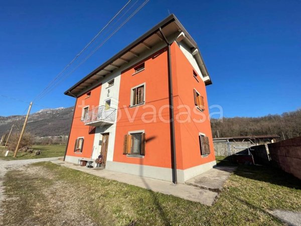 casa indipendente in vendita ad Artegna