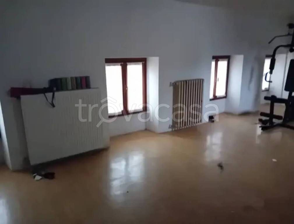 casa indipendente in vendita ad Artegna