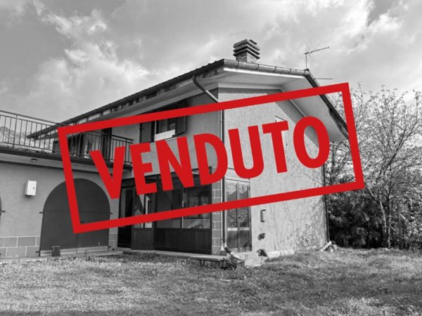 casa indipendente in vendita ad Artegna