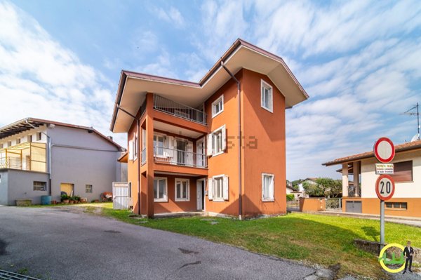 casa indipendente in vendita ad Artegna