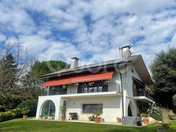 casa indipendente in vendita ad Artegna