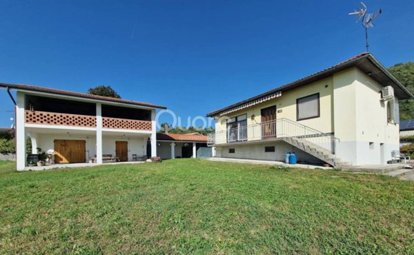 casa indipendente in vendita ad Artegna