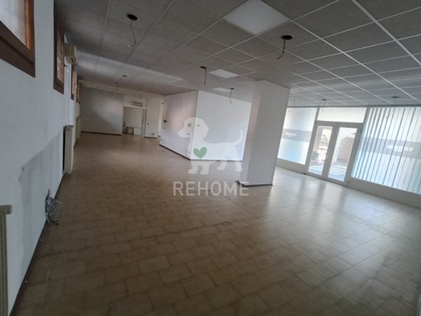 negozio in vendita ad Artegna