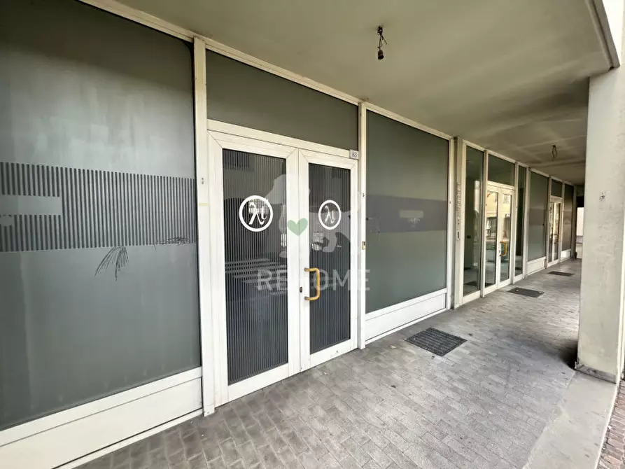 negozio in vendita ad Artegna