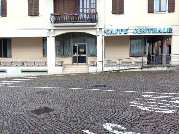 negozio in vendita ad Artegna