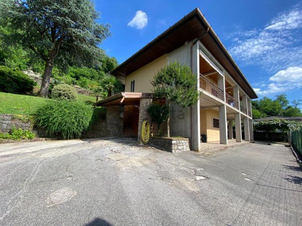 casa indipendente in vendita ad Artegna