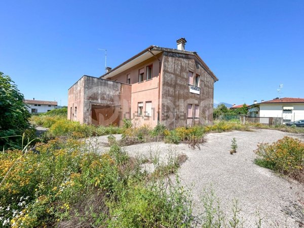 terreno edificabile in vendita ad Artegna